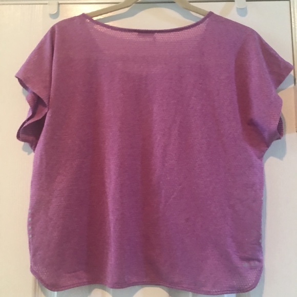 Nike dri-fit top - Picture 4 of 4